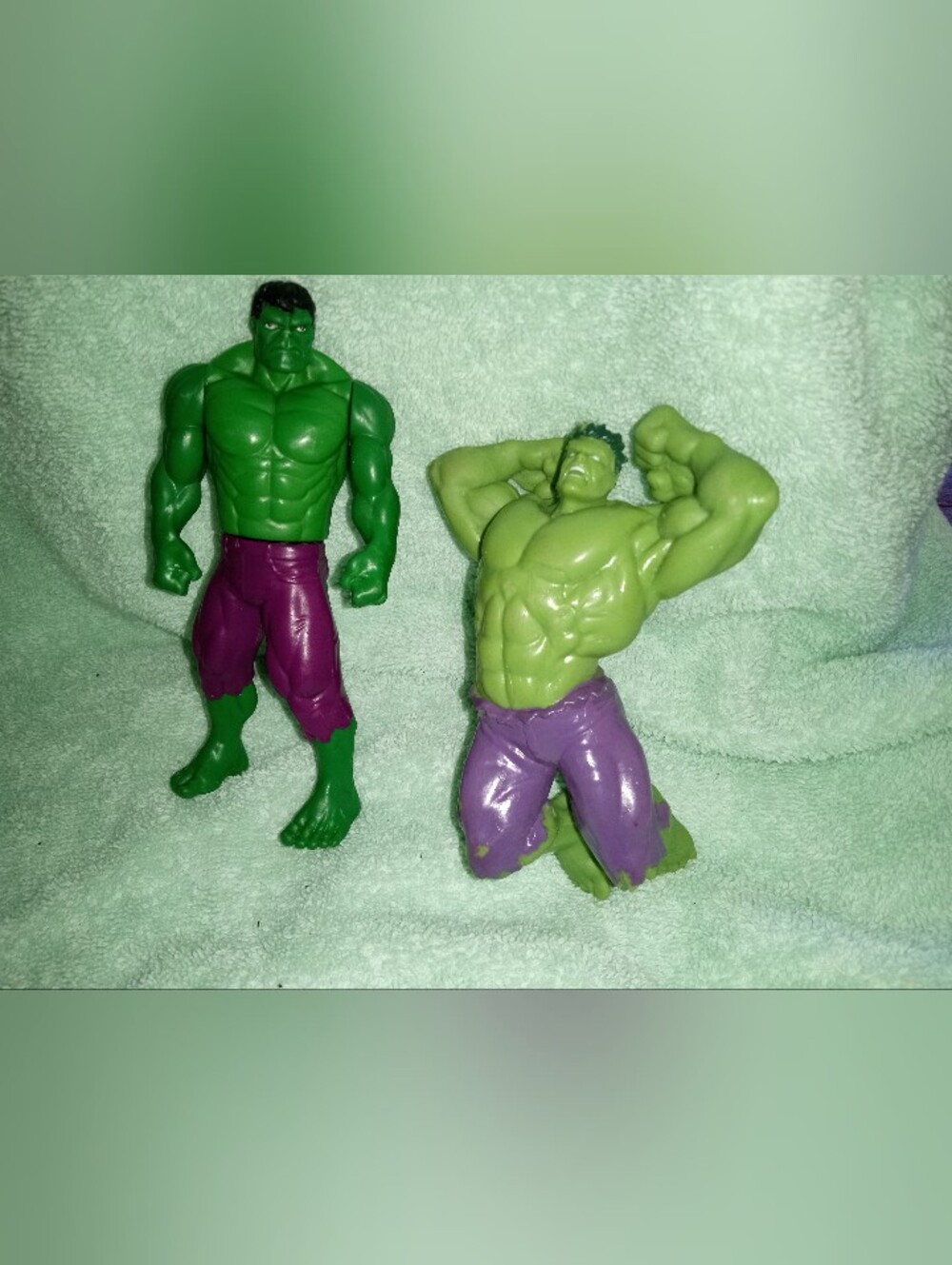 Lot Of 2 - Marvel Hulk Action Figures Hasbro   1 Poseable 1 Fixed Position